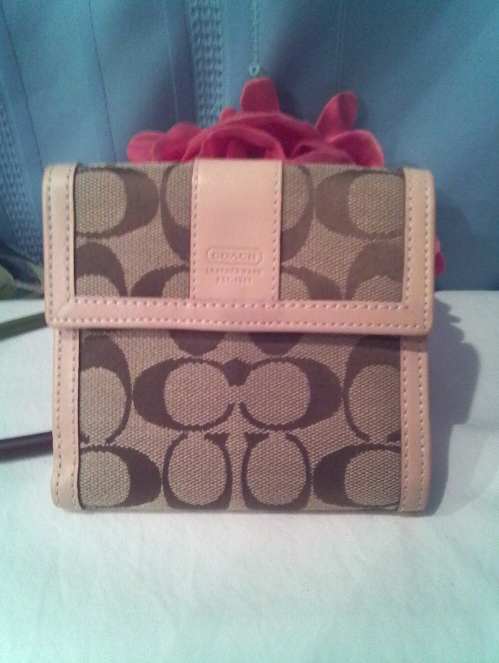 Coach Signature Canvas Trifold Wallet in Two Tone Tan New